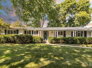 417 W Giles Ln, Peoria, IL 61614