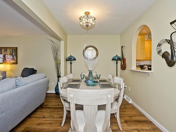 5th image of 43 W Summit St APT 10