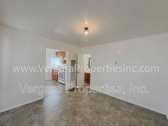 3rd image of 13505 S Mariposa Ave