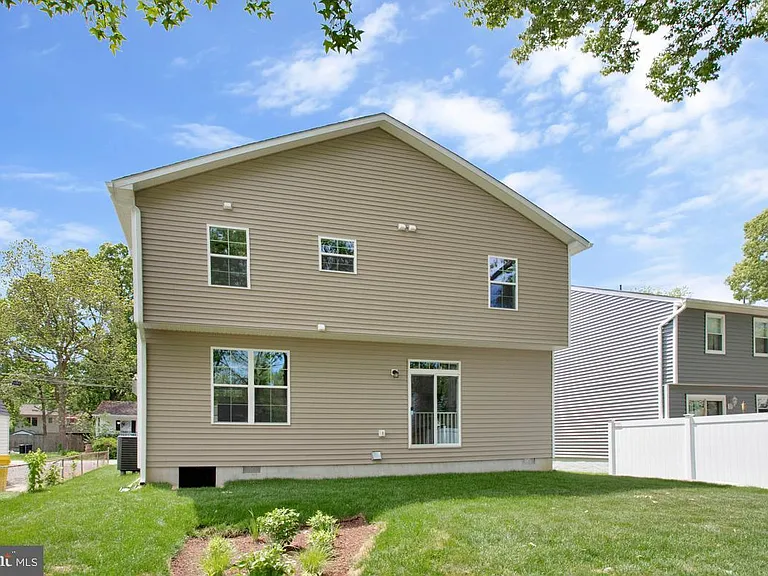 1316 Juniper St — Photo 36