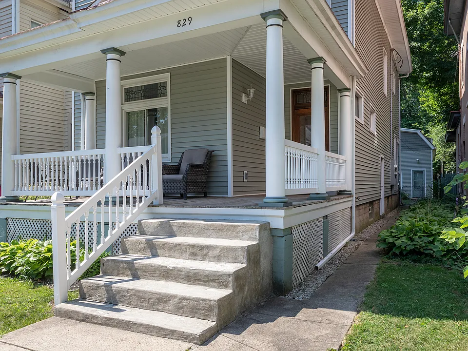 829 Dayton St #2