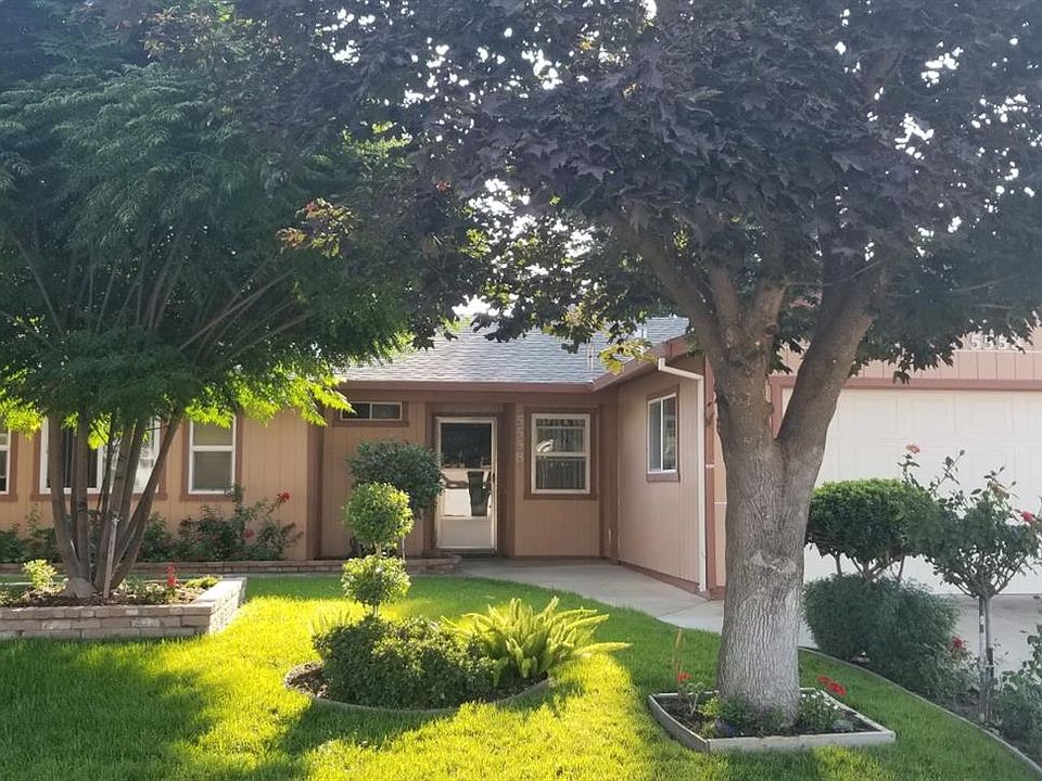 2nd image of 5558 Silverwood St