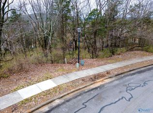 516 Ravensburg Rd SE, Huntsville, AL 35803