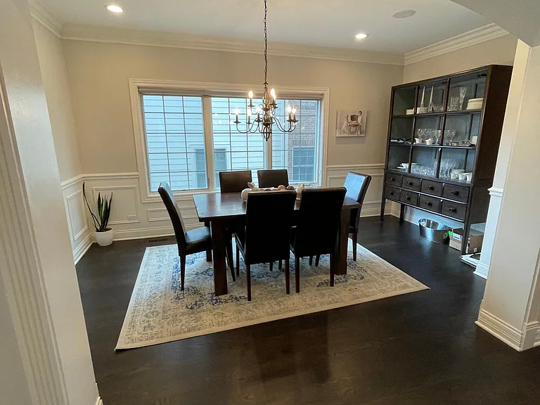 2411 Greenwood Ave — Photo 7