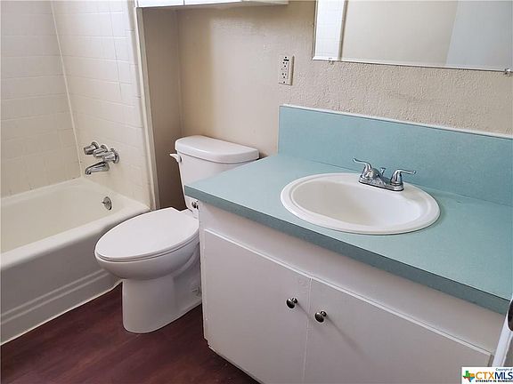 5th image of 1120 N King St APT 202