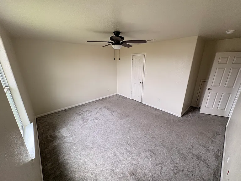 9807 Opal Rock Dr — Photo 34