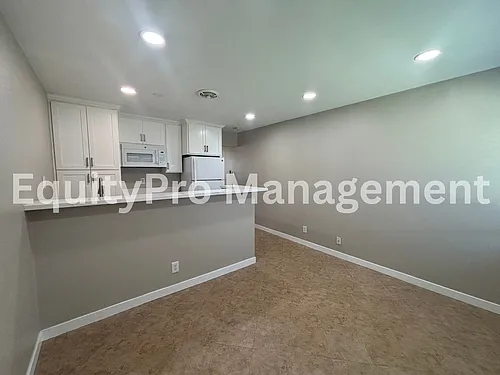 7041 Pickering Ave #9 Photo 1