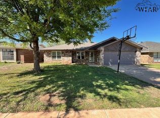 4800 Matterhorn Dr, Wichita Falls, TX 76310