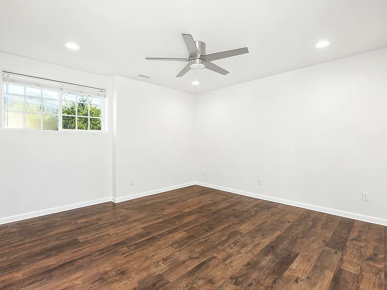 835 Barsby St — Photo 14