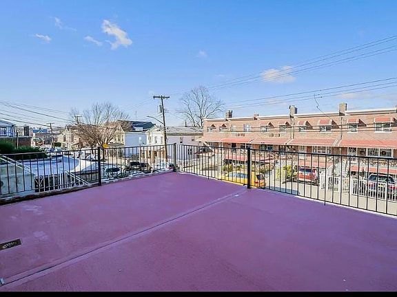 5th image of 4742 Carpenter Ave