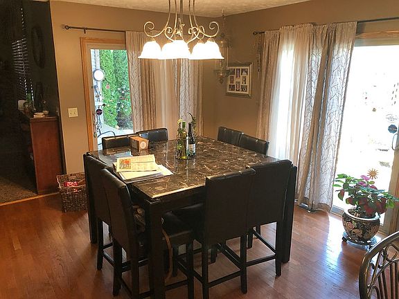 4th image of 74 Samantha Dr
