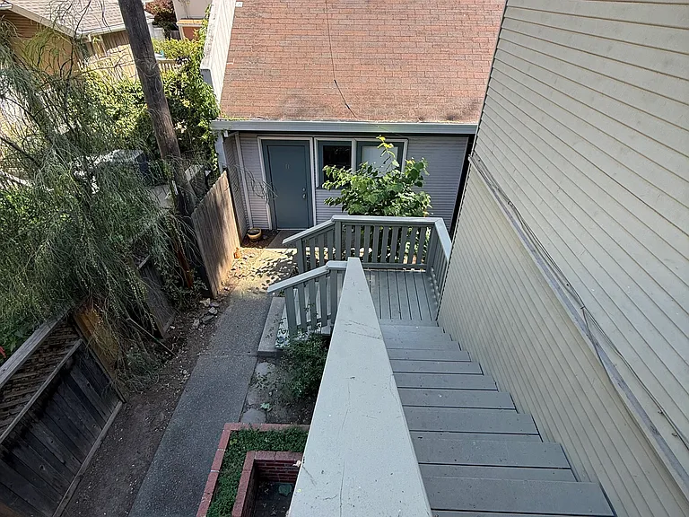 2209 I St — Photo 36