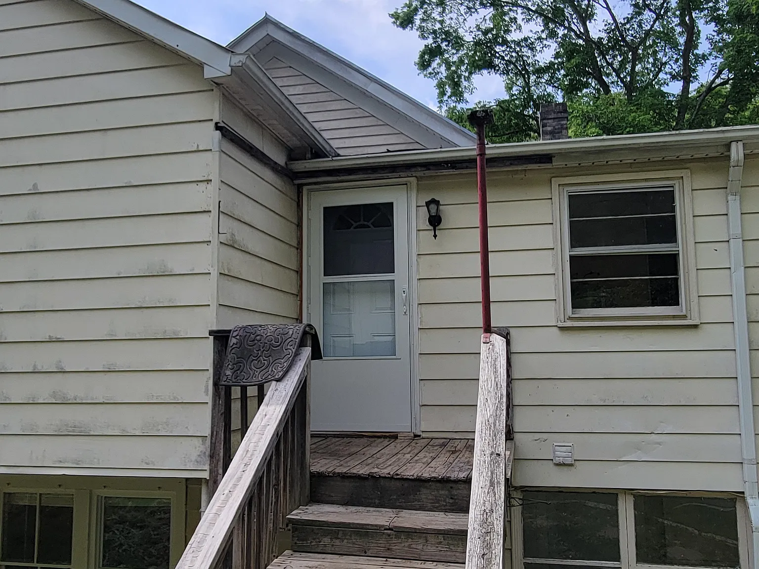 3 bed, $1,150 — Photo 2