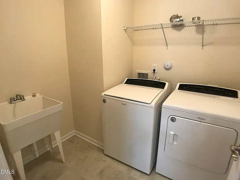 517 Hillman Bnd — Photo 28