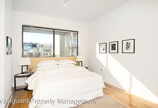 5th image of 550 18th St APT 507
