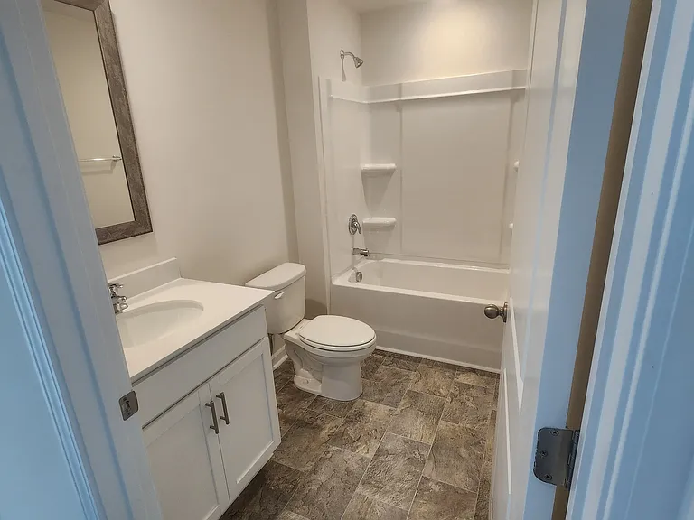 1405 Slades St — Photo 6