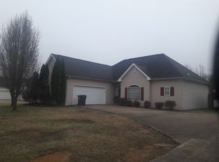 6882 Warrior River Rd, Bessemer, AL 35023