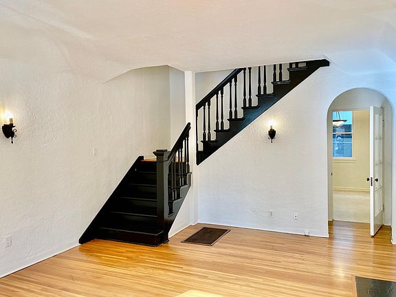 2nd image of 7921 Oakwood Ave
