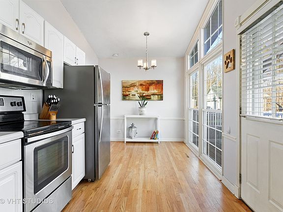 5th image of 200 W Kenilworth Ave