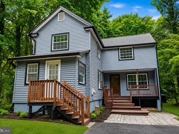 227 W Ferry Rd, Yardley, PA 19067