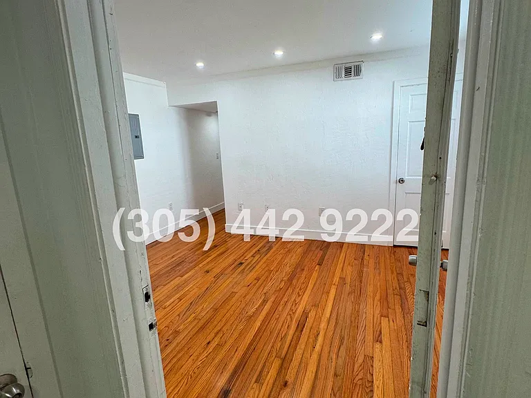 15 Sidonia Ave #4 — Photo 23