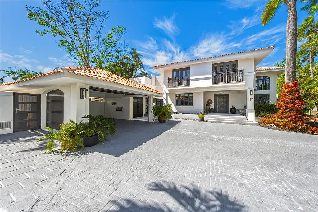 6 bed, 7.5 bath, 8095 sqft, $39,500 — Photo 1