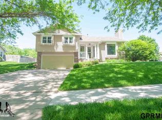 3440 Wildbriar Ln, Lincoln, NE 68516