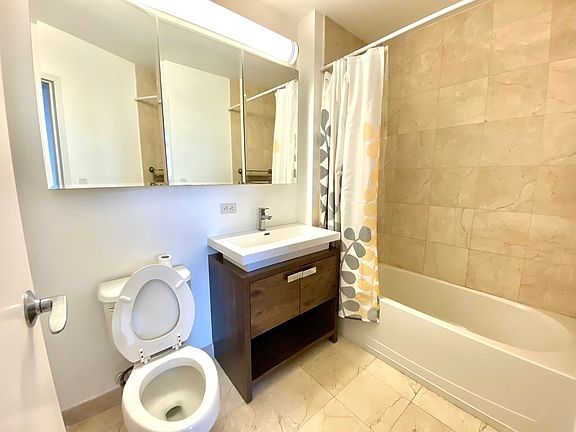 4th image of 4026 College Point Blvd #17BT1