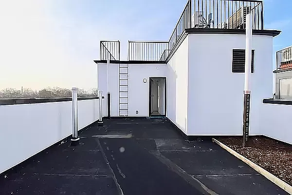 Rented by REAL New York | media 9