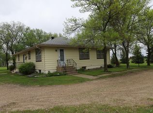 100 Prairie Ave, Foxhome, MN 56543