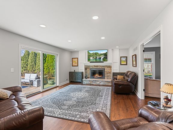 4th image of 3496 Regent Dr