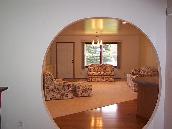 3rd image of 8370 Joelle Dr
