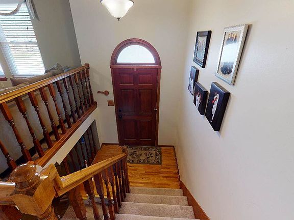 2nd image of 2127 NE Belvoir St