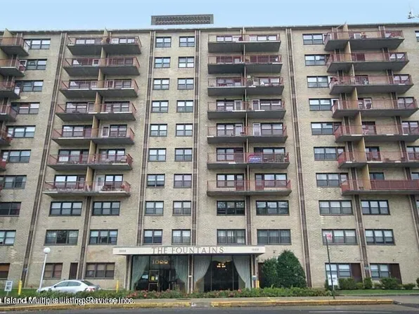 1000 Clove Rd APT 6C, Staten Island, NY 10301