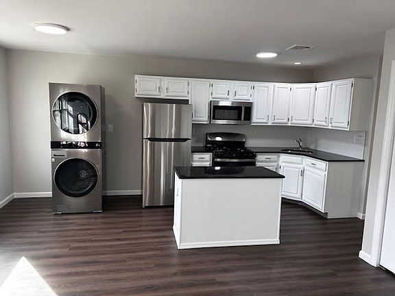 3rd image of 527 N Midland Ave APT 1