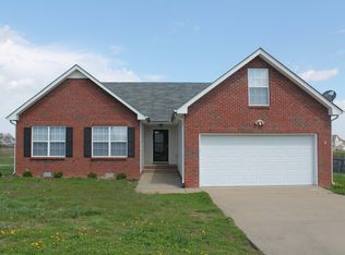 1577 Autumn Dr, Clarksville, TN 37042