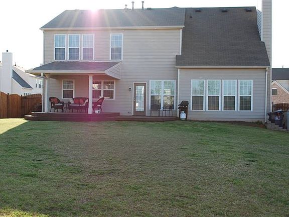 4th image of 806 Lazarus Dr