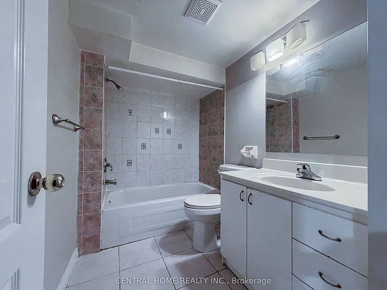 46 Clifton Ct #BASEMENT — Photo 17