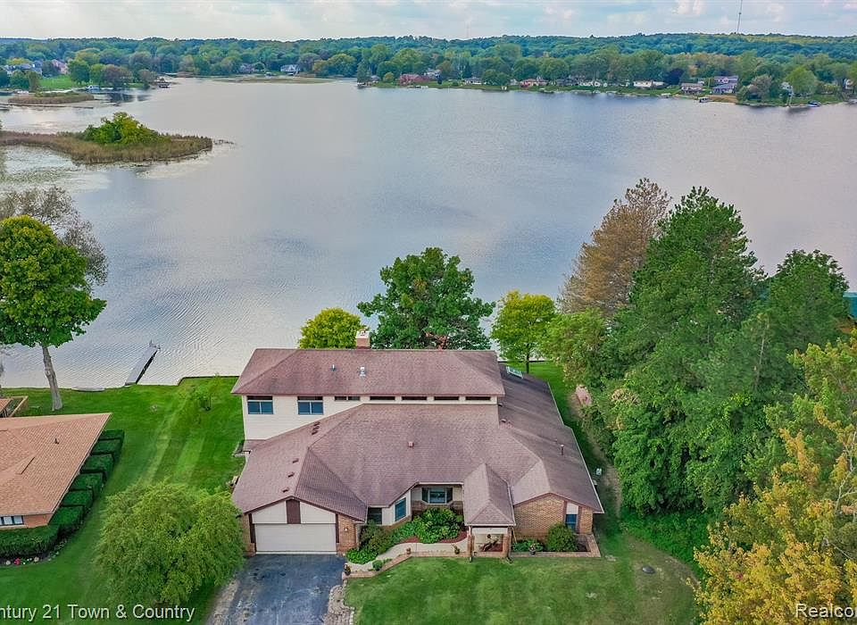 8763 Ellis Rd, Clarkston, MI 48348 Zillow