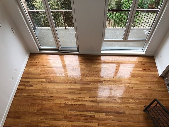 3rd image of 391 Woodbine St #2DE