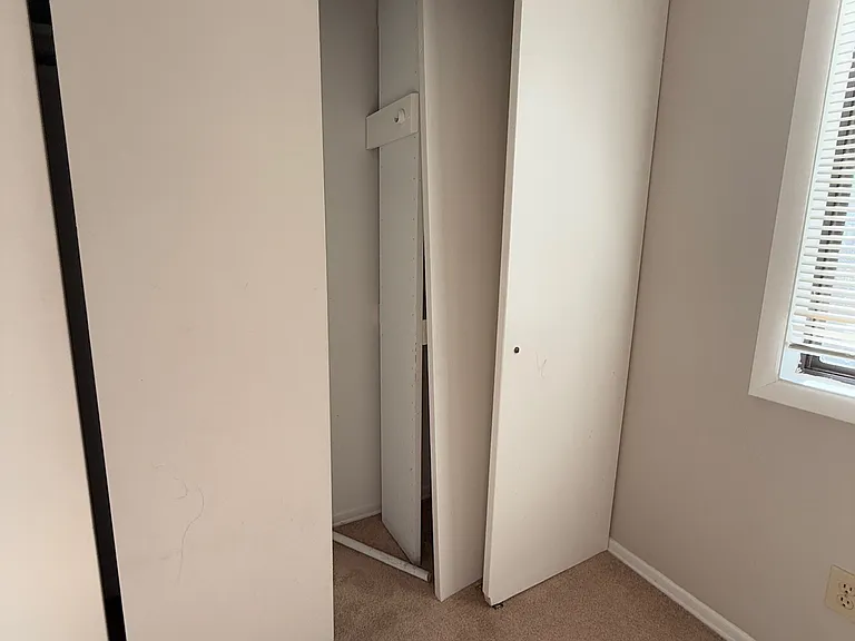 1708 N Hamilton St #C — Photo 12