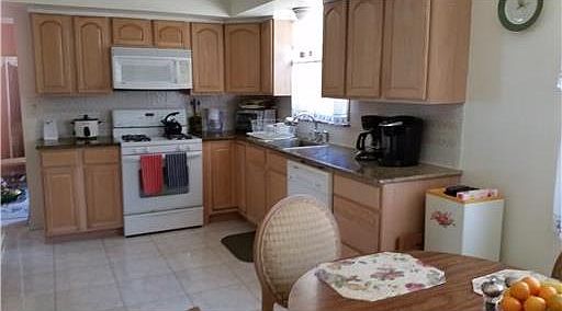 3rd image of 6 Cypress Ct