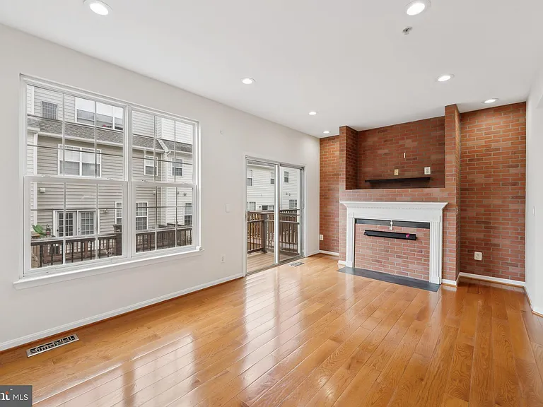 3802 Dominion Mill Dr — Photo 5