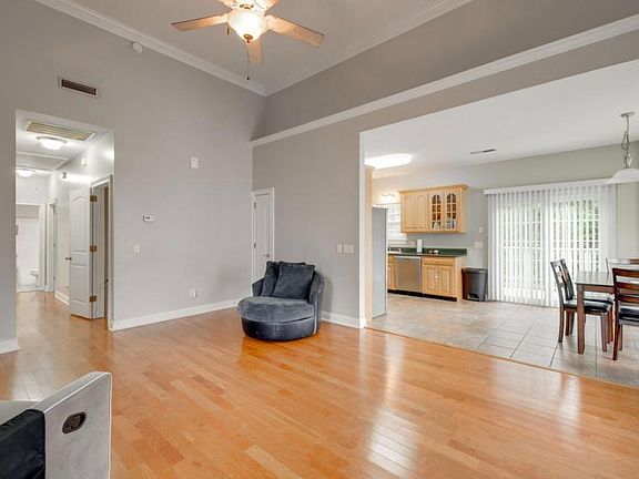4th image of 675 Fuller Glen Cir