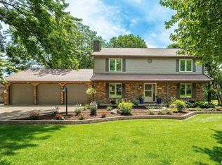 1030 Carriage Place Dr, Bettendorf, IA 52722