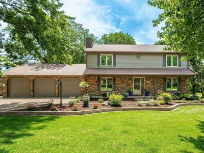 1030 Carriage Place Dr, Bettendorf, IA, 52722