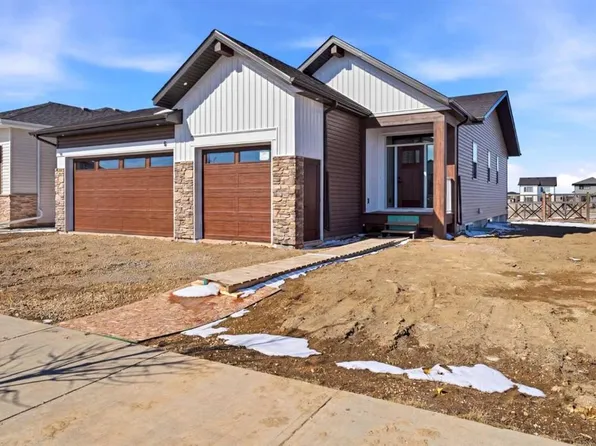 8 E Tipping Ave, Red Deer, AB T4P 0Y9