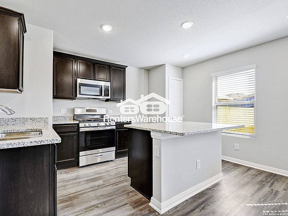 4th image of 522 Wild Olive Way