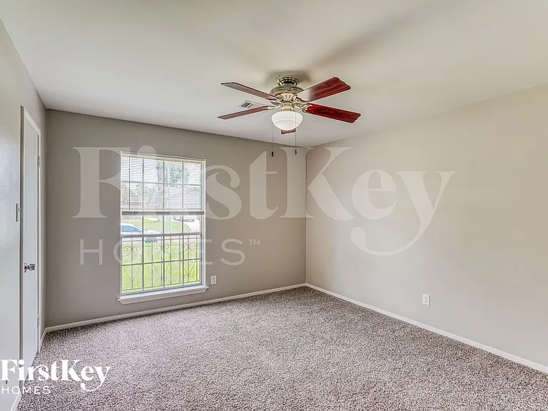 13914 Duncannon Dr — Photo 10