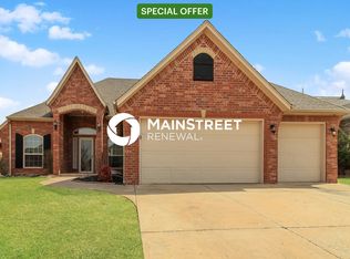 1012 Kelsi Dr, Moore, OK 73160